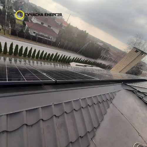 Гібридна сонячна електростанція LONGi та Deye на даху приватного будинку у Запоріжжі