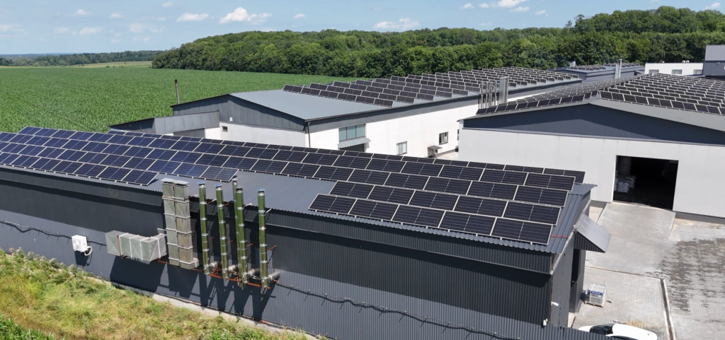 Промислова система накопичення енергії Elecnova ESS на підприємстві із сонячною електростанцією Huawei